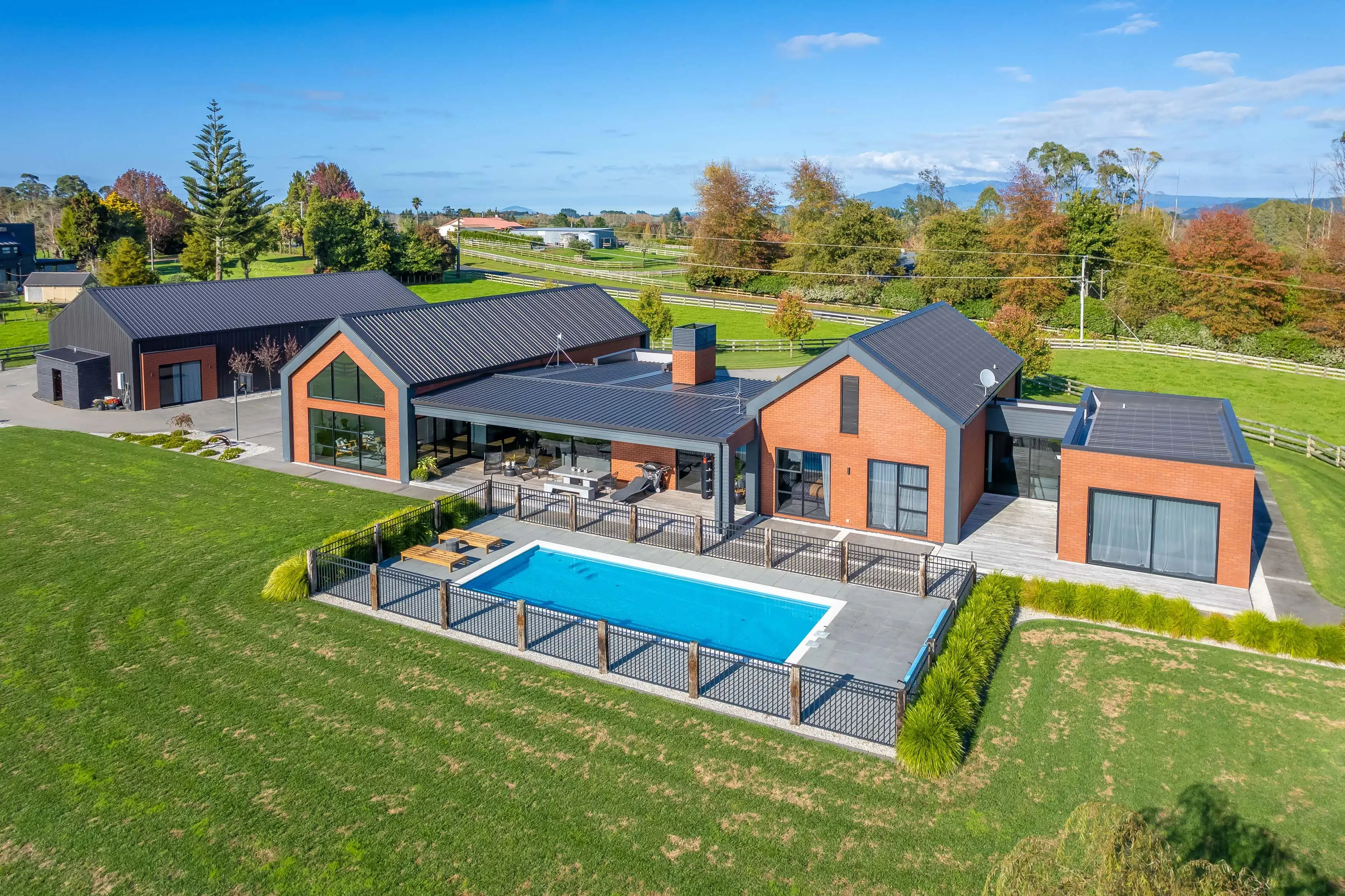 Modern residential home constructed by PDS Builders in Hamilton
